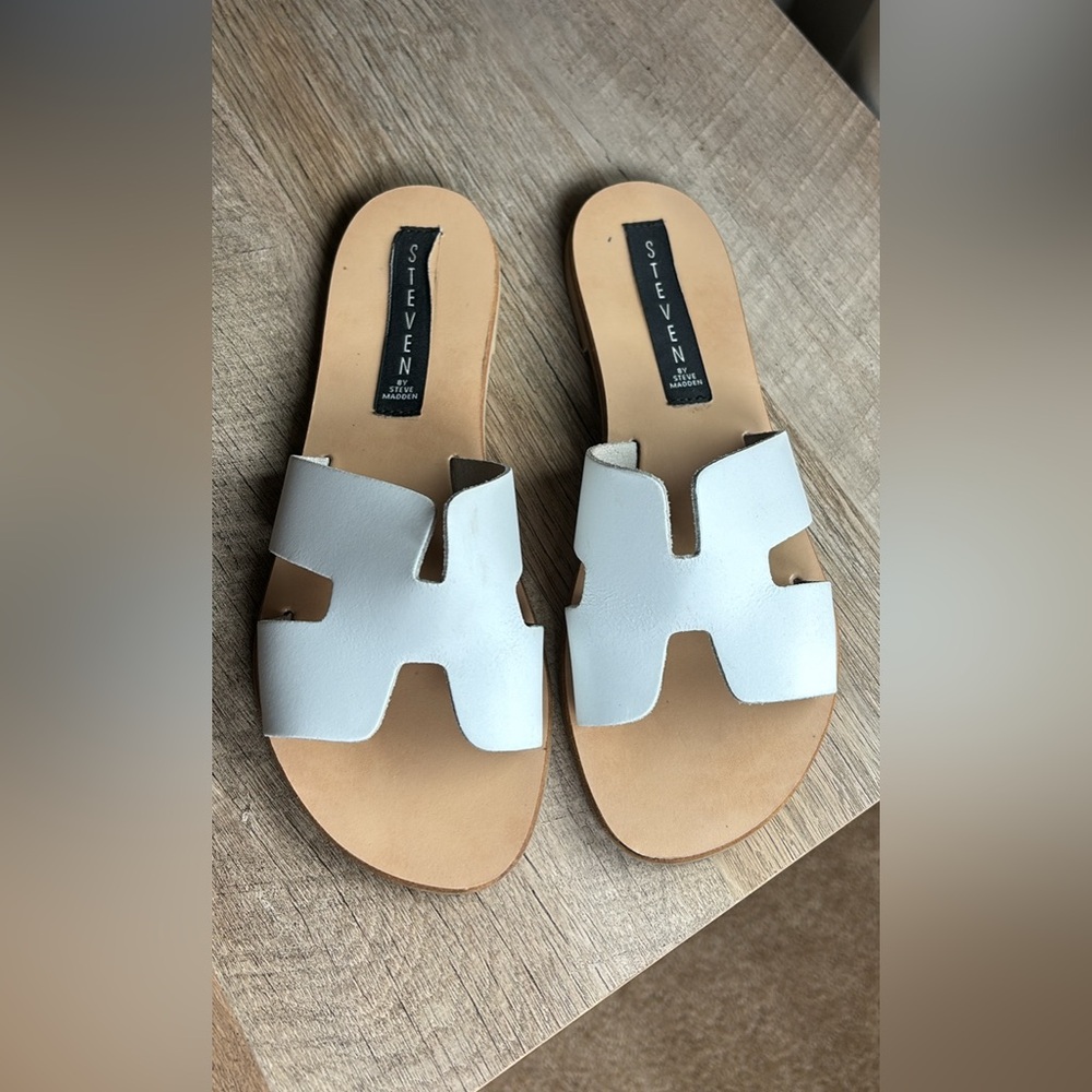 Steve Madden Greece white sandals size 6